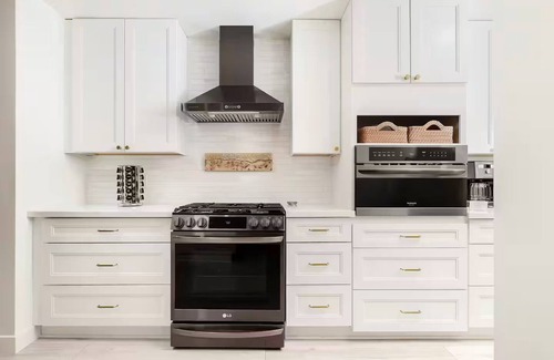 Paradise Valley House | High-Style Stay - Camelback Views, 3 Kings+, Pool