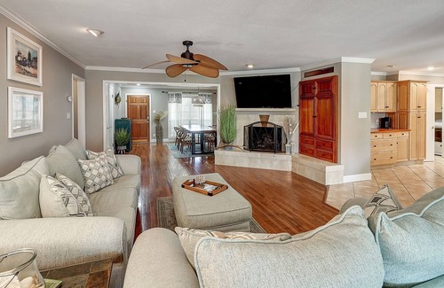 Flour Bluff House | High Tide Hacienda | Private Pool | Canal Vacation Home