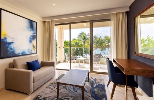Morne Rouge House | High Tides and Good Vibes! Relaxing 4BR Suite, Oceanfront, Private Balcony!