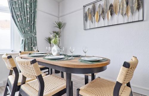 Walton on the Naze House | High View House
