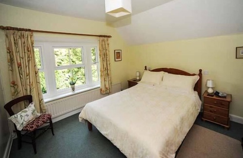 Leek Cottage | HIGHFIELD COTTAGE, family friendly, with a garden in Leek