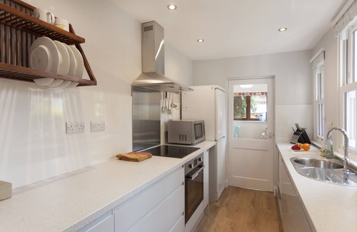 West Bridgford Apartment | Highfield Grove - a serviced house that sleeps 4 guests in 2 bedrooms