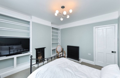 West Bridgford House | Highfield Grove - Radiant 2bedroom semi-detached house with rear enclosed garden