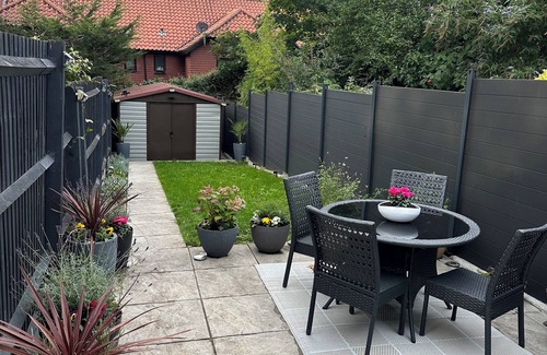 Highgate House | Highgate , 2 bedroom house with a garden!