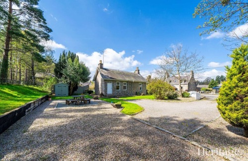 Dinnet House | Highland Cottage in the heart of Royal Deeside