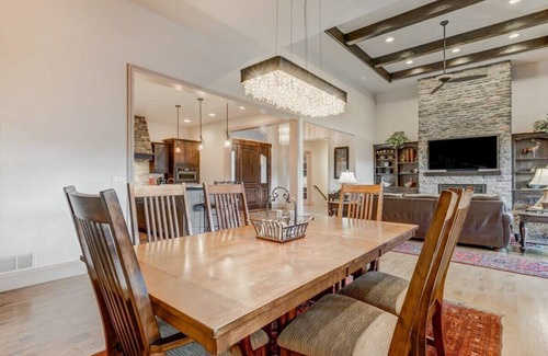 Colorado Springs House | Highland Heights! Luxe Mountain VIEWS w/Hot Tub