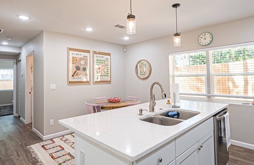 Southeast Pensacola House | Highland Home-The heart of P'cola-5beds, 8guests