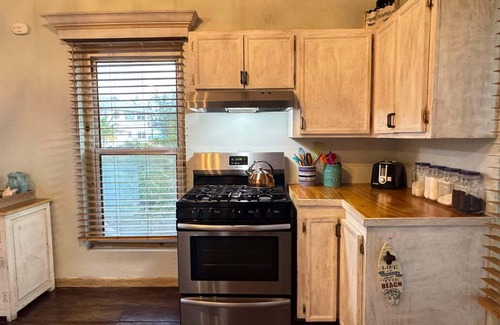 Jimmy Hill House | Highland House 🟆 Car Rental 🟆 Starlink 🟆 Generac