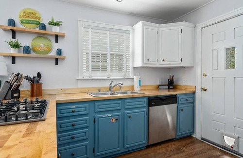 Crestline Heights Condo | Highland Park Hideaway