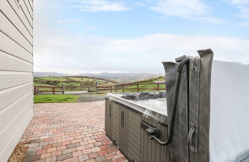 Rhayader Cottage | HIGHLAND VIEW, pet friendly, character holiday cottage in Rhayader