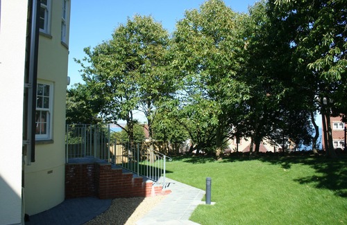 Shanklin Apartment | Highlands Apt 5 - cliff top, garden, free wifi + parking