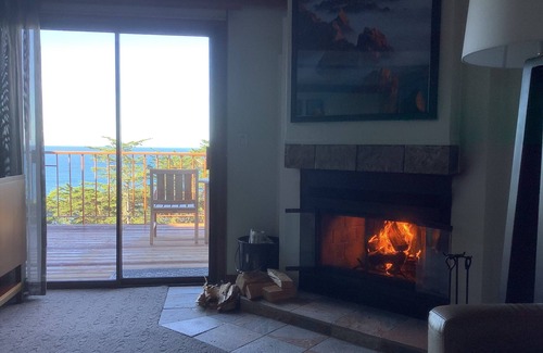 Carmel Highlands Cabin | Highlands Inn, minutes to Pebble Beach, Concours d'Elegance & Carmel by the Sea
