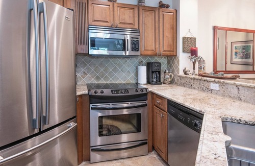 Highlands Townhomes Condo | Highlands Lodge #107- Best location for ski school!