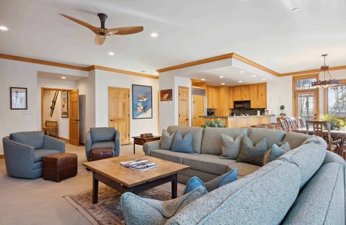 Highlands Townhomes Condo | Highlands Lodge 203 - 3 Bedroom Residence