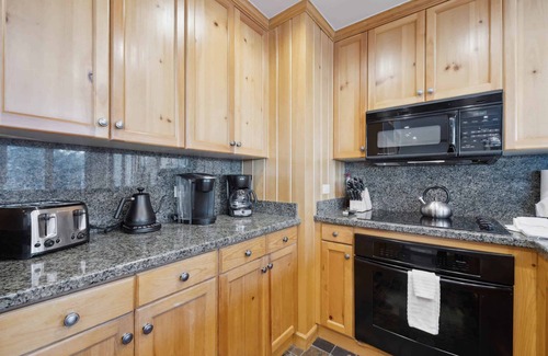 Highlands Townhomes Condo | Highlands Lodge 203 - 3 Bedroom Residence