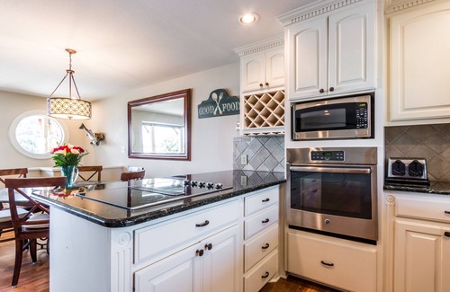 Horseshoe Bay House | Highly rated, Horseshoe Bay lakefront townhouse, spectacular sunrise lake view