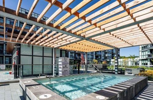 Innisfil Apartment | HIGHPOINT at Friday Harbour Resort