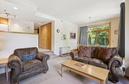 Central Vermont- Killington House | Highridge C1 Spacious Two Bedroom Retreat with Fireplace, Full Kitchen, and Resort Amenities