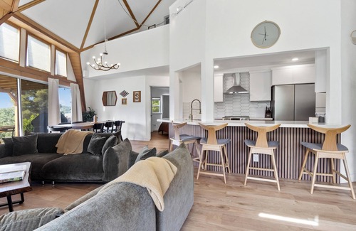 Yosemite Lakes House | Hikari Haven Dome - Hot Tub, BBQ, Planetarium, Loft, Yosemite!