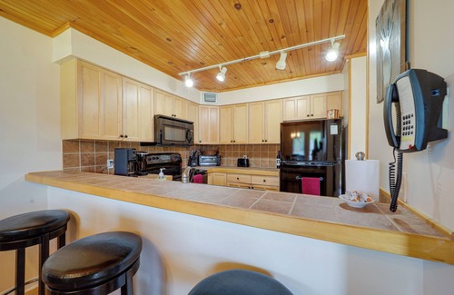 Banner Elk Condo | Hike, Bike & Fish: Condo w/Deck in Beech Mountain