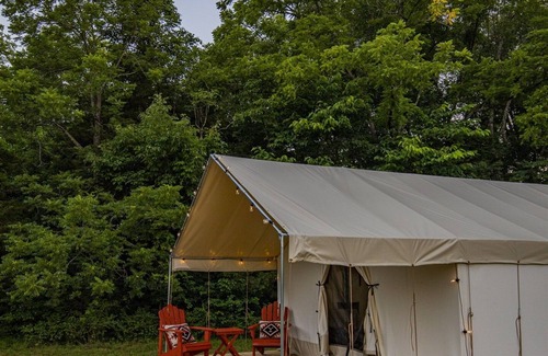 Cassville RV Rental | Hike, Fish, Stargaze near Roaring River State Park
