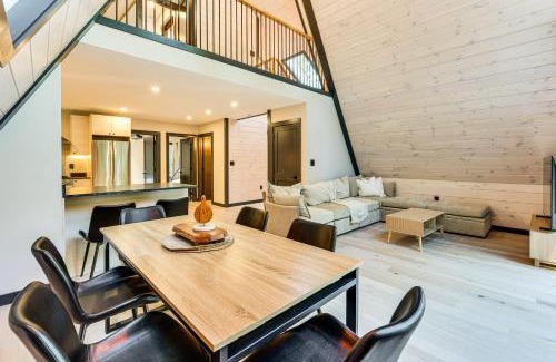 Danbury House | Hike, Ski and Explore Serene Danbury Cabin with Sauna