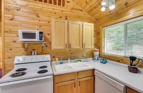Deadwood Cabin | Hike, Ski, ATV & More: Deadwood Cabin w/Grill