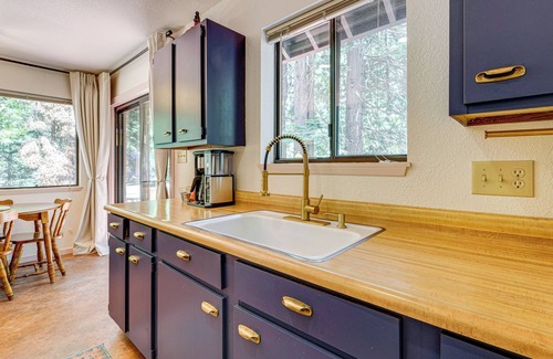 Alta Cabin | Hike & Ski! Cabin 20 Mi to Soda Springs Mtn Resort