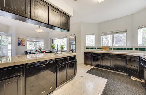 Raisin House | Hike, Swim & Explore: Retreat w/Yard in Fresno