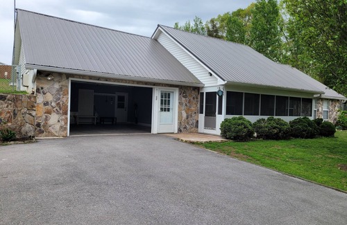 Sweetwater House | Hikers & bikers gonna be so happy here! Covered parking for motorcycles.