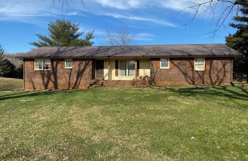 Cookeville House | Hikers Hill