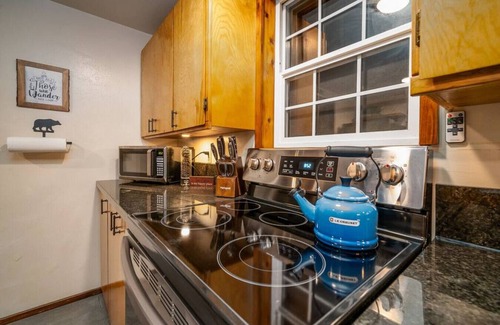 Port Angeles Cabin | Hikers paradise w/cedar hot tub