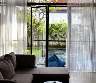 Batu Bolong Villa | HiKina - Best Value Private Pool Villa