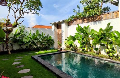 Batu Bolong Villa | HiKina - Best Value Private Pool Villa