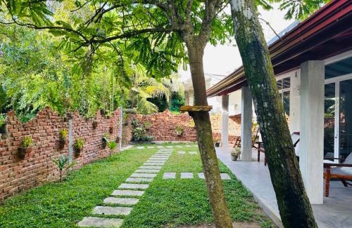 Ambalangoda Bed & Breakfast | Hikka luna hikkaduwa