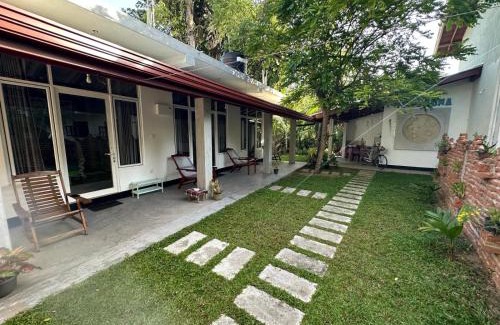 Ambalangoda Bed & Breakfast | Hikka luna hikkaduwa