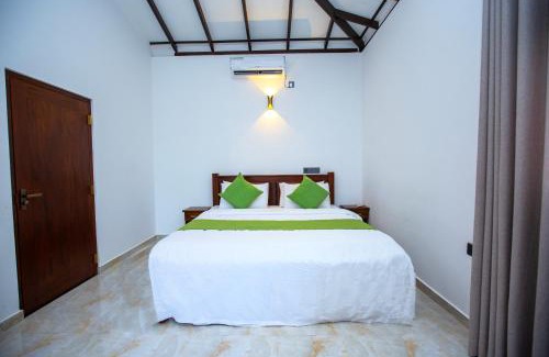 Ambalangoda House | Hikka Shells