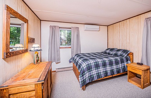 North Glade Hills House | Hildy's Hideaway | Dog Friendly + Lake Access