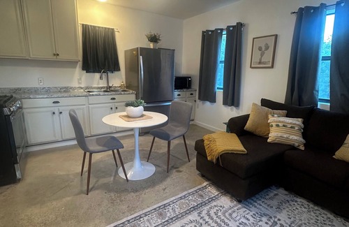 Austin Apartment | Hill Country Haven – Clean & Cozy 2BR Retreat