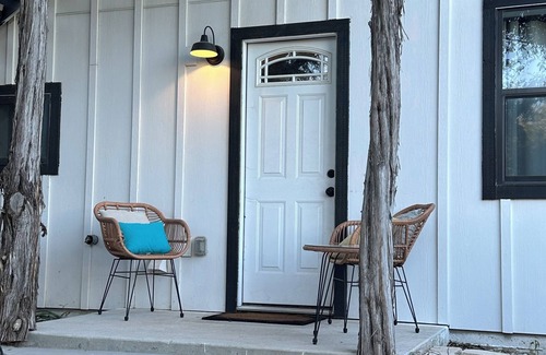 Austin Apartment | Hill Country Haven – Clean & Cozy 2BR Retreat