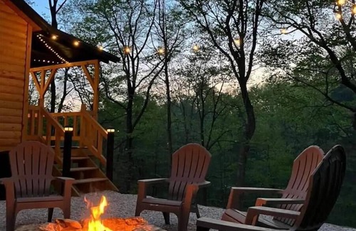 Campton Cabin | Hill Haven - Secluded RRG Cabin + Hot Tub