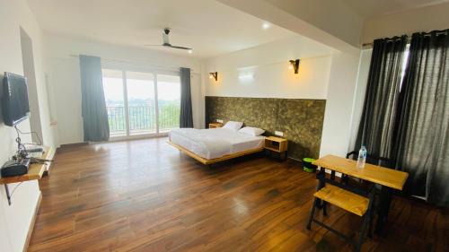 Vagamon Hotel | Hill Monk - Whispering Mist