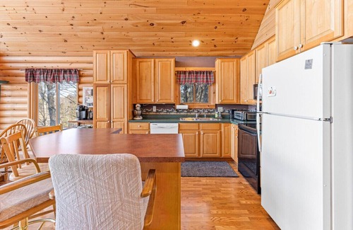 Webster House | Hill Road Chalet on Benoit Lake in Spooner WI