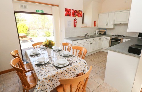 Narberth Cottage | HILL TOP FARM COTTAGE, family friendly, with open fire in Narberth