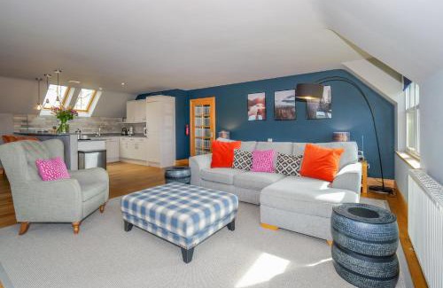 Dalbeattie House | Hill View