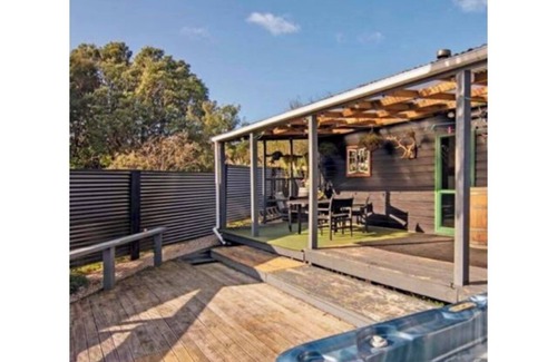 Collingwood Cottage | Hill View Havenn*FREE WIFI*FIRE*SPA*nClose To Beaches & Cafes