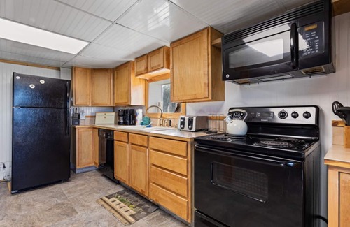 Sevierville Cabin | Hillbilly Highrise with Hot Tub