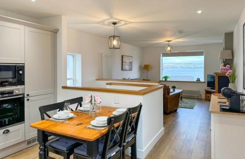 Kilmun House | Hillcrest Cottage