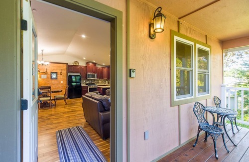 Humboldt Hill House | 🏡 Hillcrest Hideaway- Tucked Away Cozy Comfort and Convenience 🌳