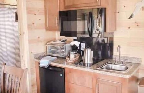 Port Angeles Cabin | Hillcrest Olympic Beach Cabin on the Strait of Juan De Fuca
